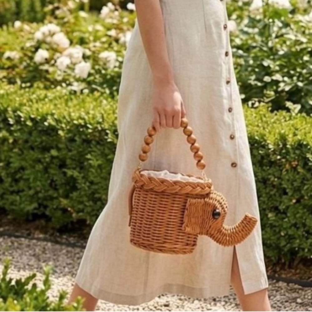 NWT Tommy Bahama Wicker Elephant Shaped Handbag in Natural Brown